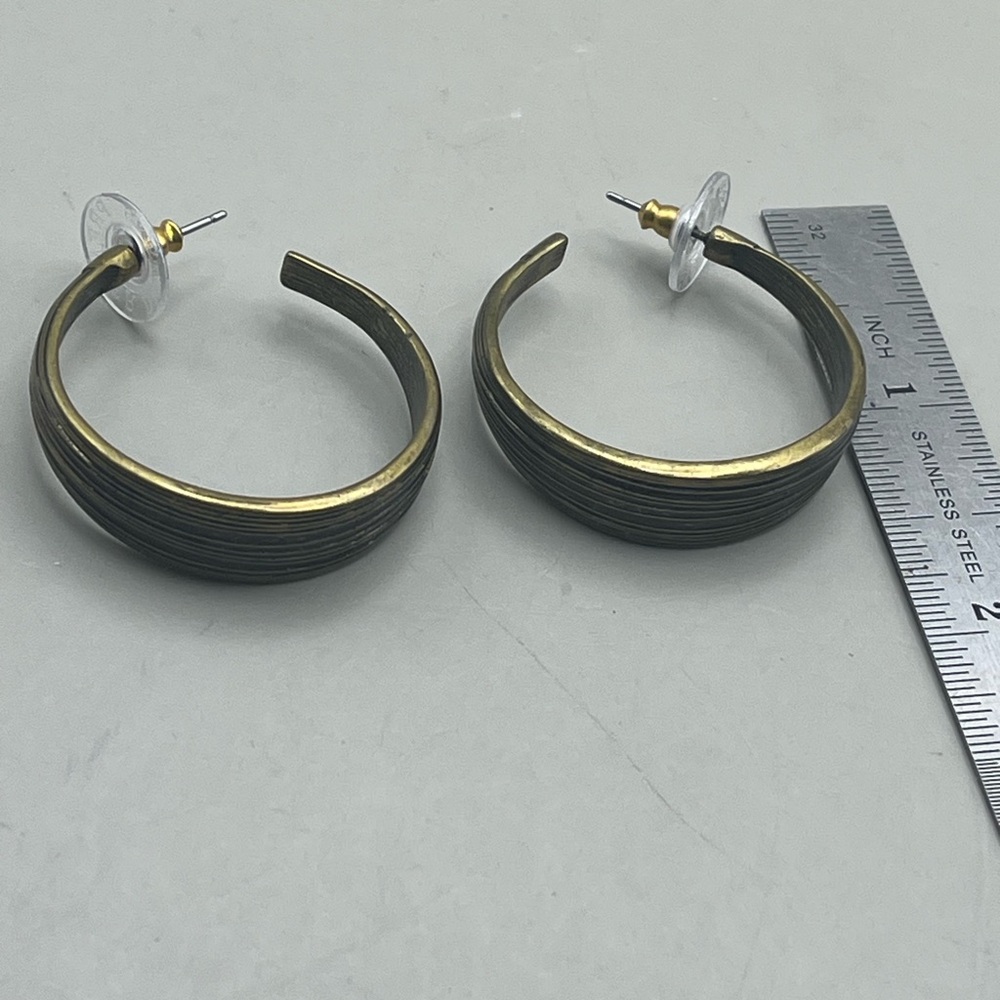 Elegant Textured Hoop Earrings -Luxe Brass Black Striped Statement Jewelry - Picture 4 of 4